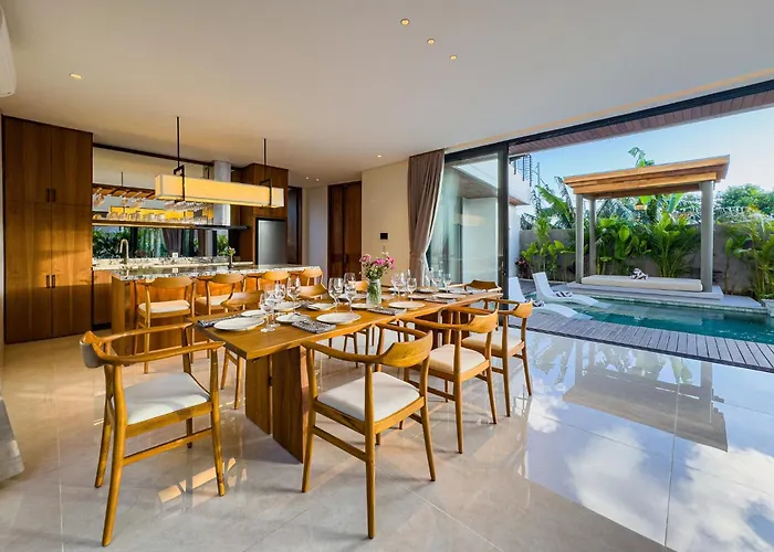 Narawangsa Villa 4Br Amazing Sunset Rooftop Holiday home Kerobokan (Bali)